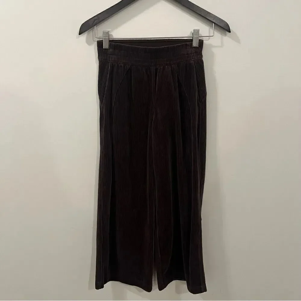 Lululemon Scuba Mid-Rise Wide-Leg Crop *Velvet Cord Espresso Size 0